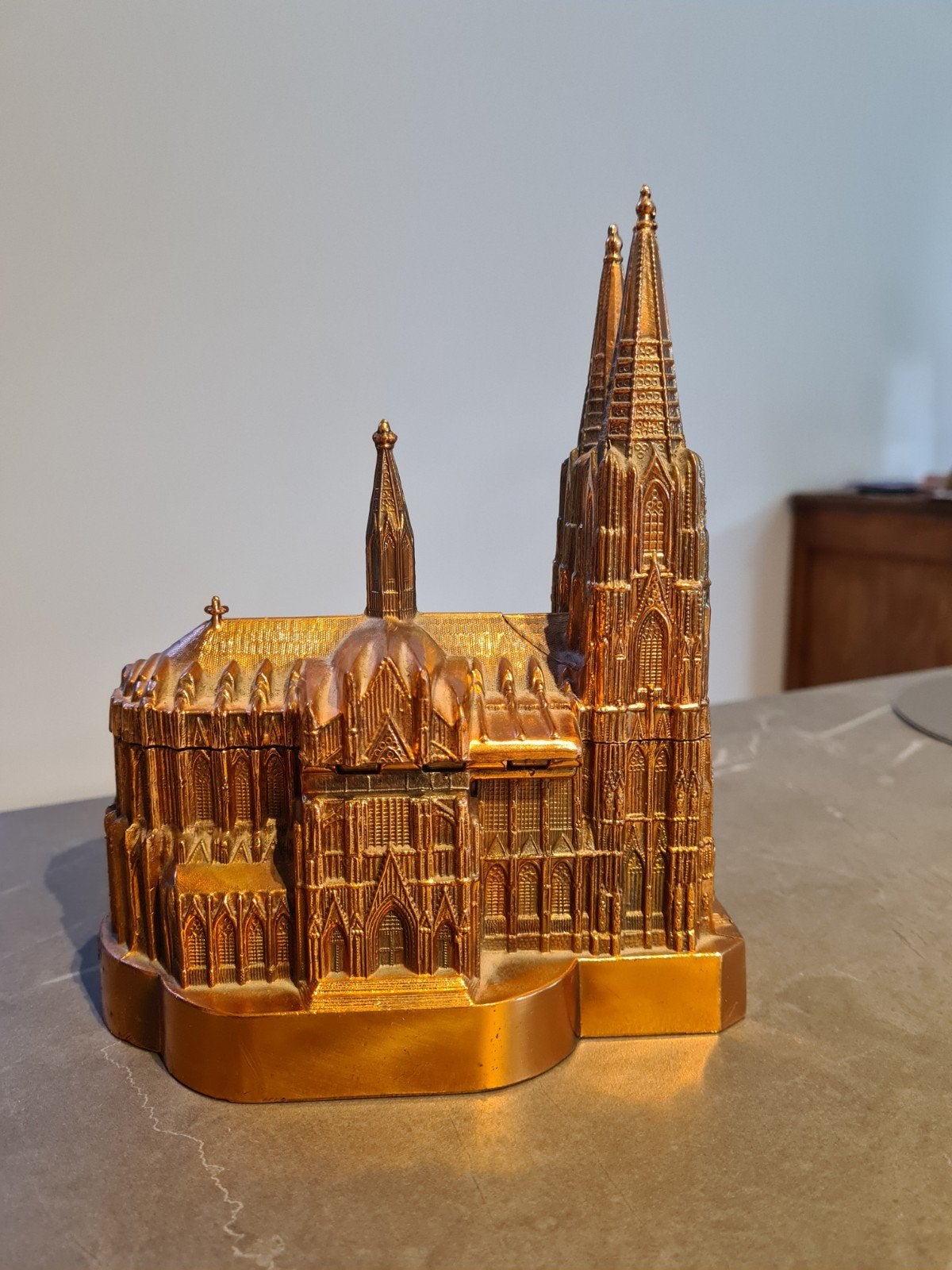 Muziekdoos Dom van Keulen, Verzenden, Koper