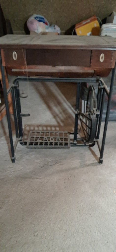 Naaimachine LADA, Ophalen