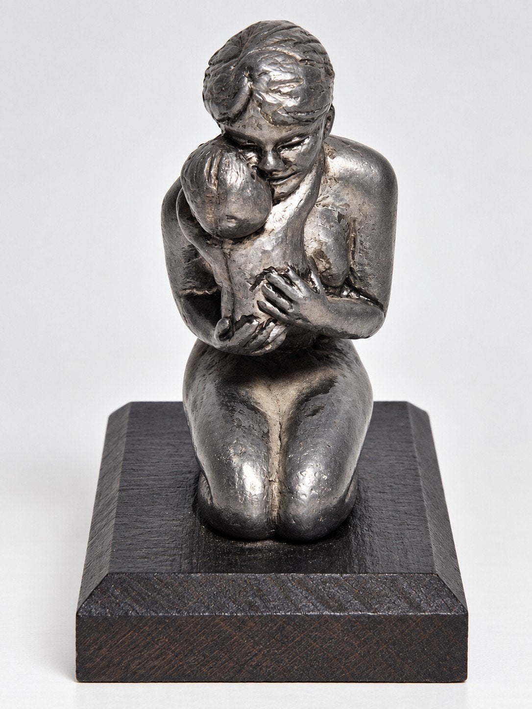 Corry Ammerlaan – Moeder met Kind – Artihove Sculptuur, Antiquités & Art, Gris, Sur socle, Statue, Enlèvement ou Envoi