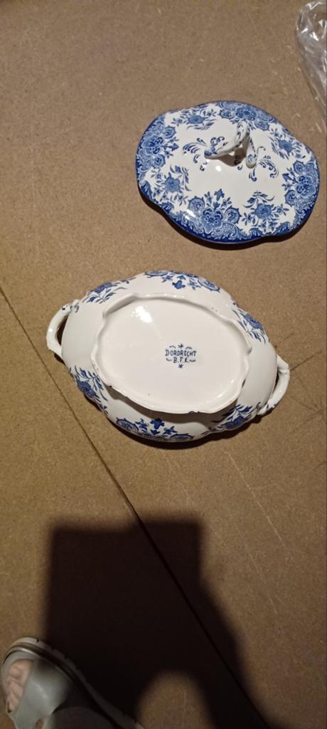 Assiettes et bols Boch, Enlèvement