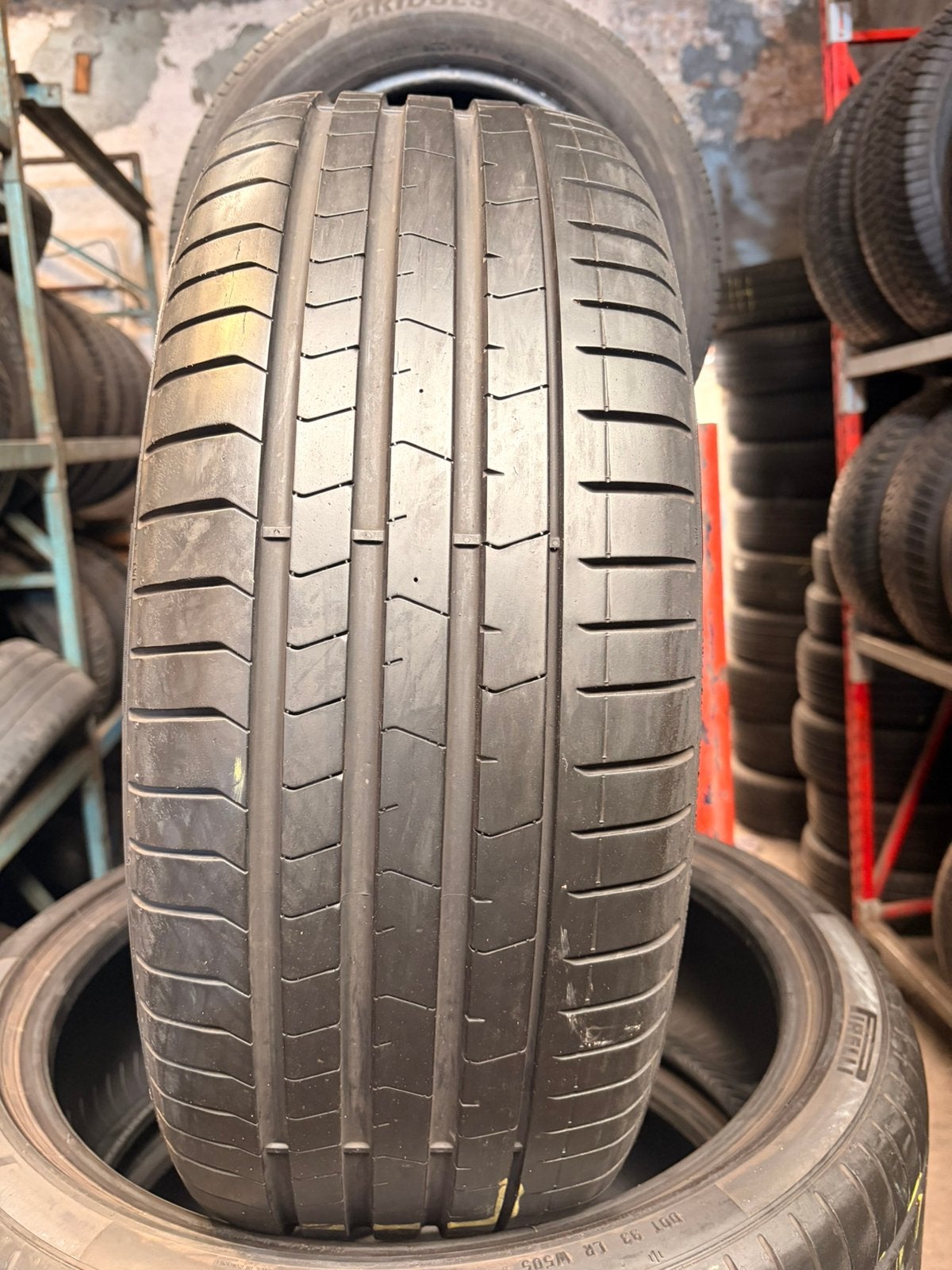 225 40r20 pirelli avec montage et équilibrage, Enlèvement, Utilisé