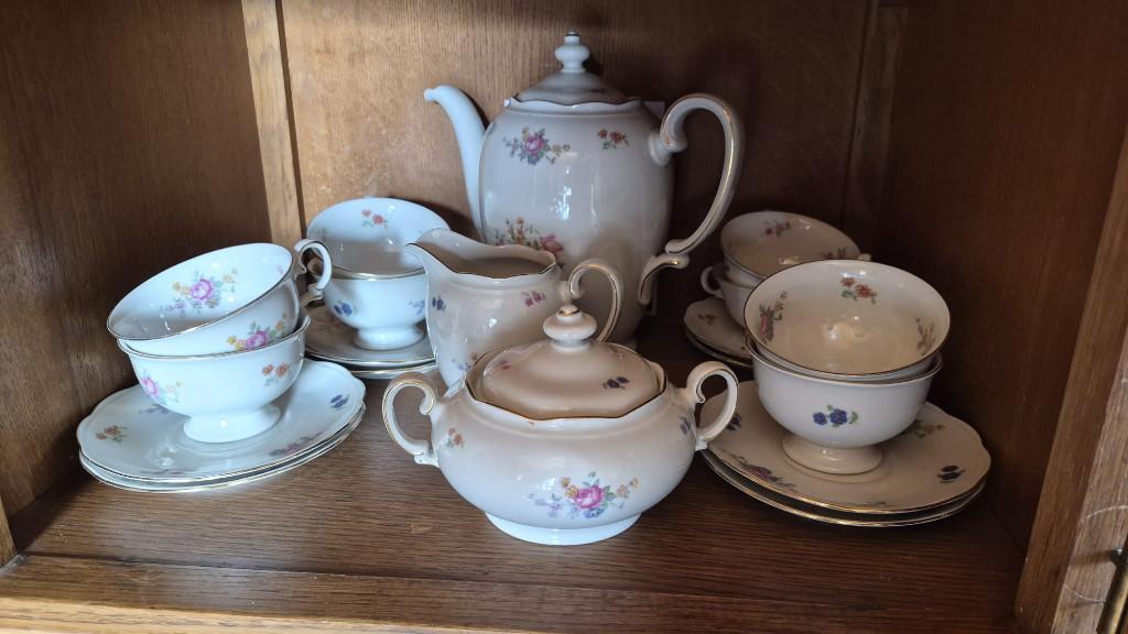 Élégant service à café en porcelaine, Collections, Enlèvement, Comme neuf, Porcelaine, Service complet