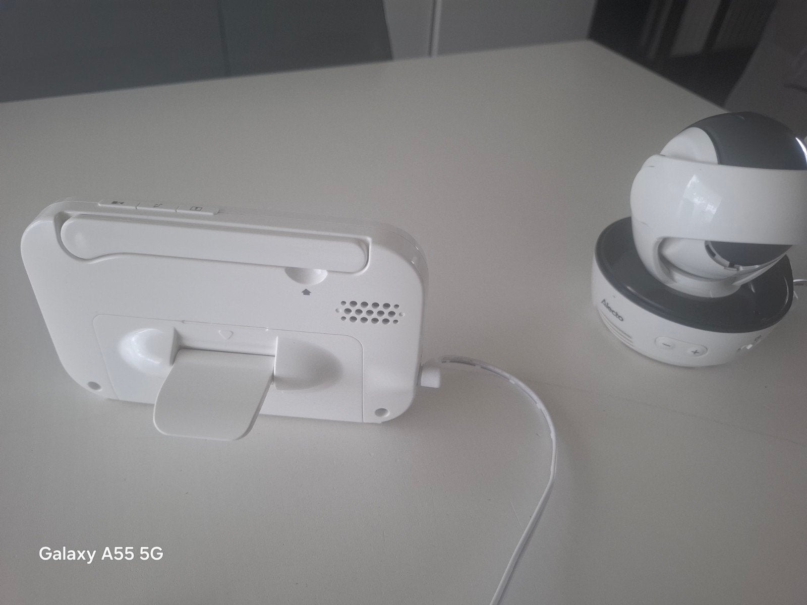 Alecto DVM200M babyfoon met camera – zo goed als nieuw + gar, Kinderen en Baby's, Babyfoons, Ophalen of Verzenden, Zo goed als nieuw