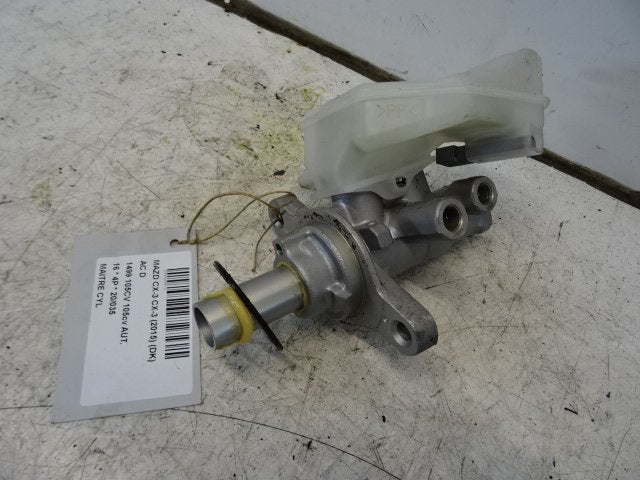 MAITRE CYLINDRE DE FREIN Mazda CX-3 (DJ / DK), Hitdorfer Straße 73
51371  Leverkusen, DE, Mazda, Utilisé, Info@mazda.de