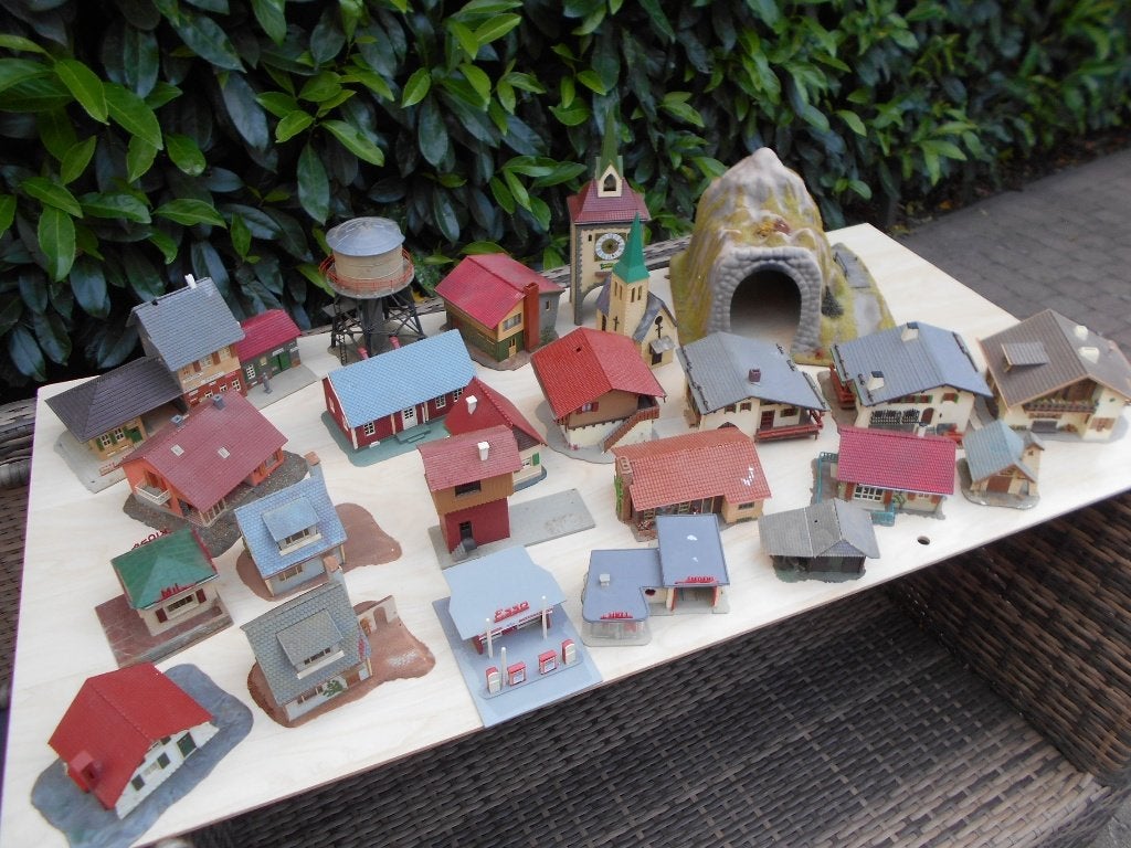 22 stuks huisjes en gebouwen - uitkiezen vanaf 1 euro/stuk, Hobby en Vrije tijd, Ophalen of Verzenden, Gebruikt, Brug, Tunnel of Gebouw