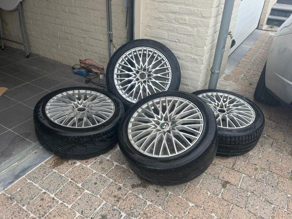 Set roues 18 pouces - Alfa Romeo - 18 duim wielenset, Pneus et Jantes, Véhicule de tourisme, Pneus été, 18 pouces