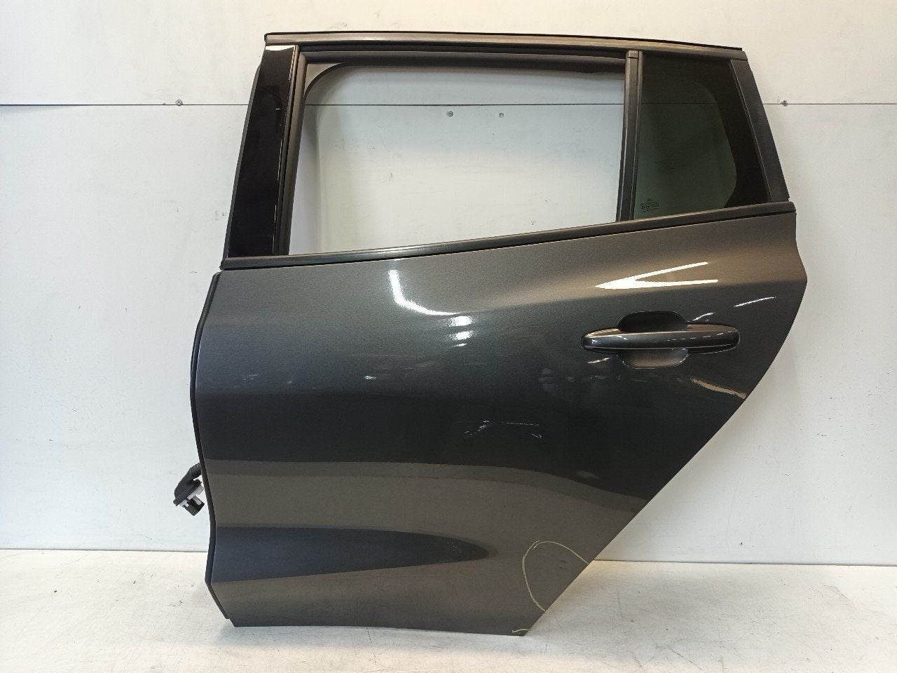 Portier links achter Ford Focus, Onderdelen@venauto.nl, Van der Ven Autorecycling B.V., Ettenseweg 76, 4706 PB Roosendaal, The Netherlands