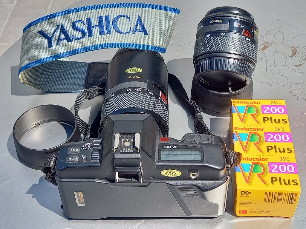 Analoge camera Yashica met zoomlenzen 33-70 & 70-210, Ophalen, Gebruikt, Spiegelreflex, Overige Merken