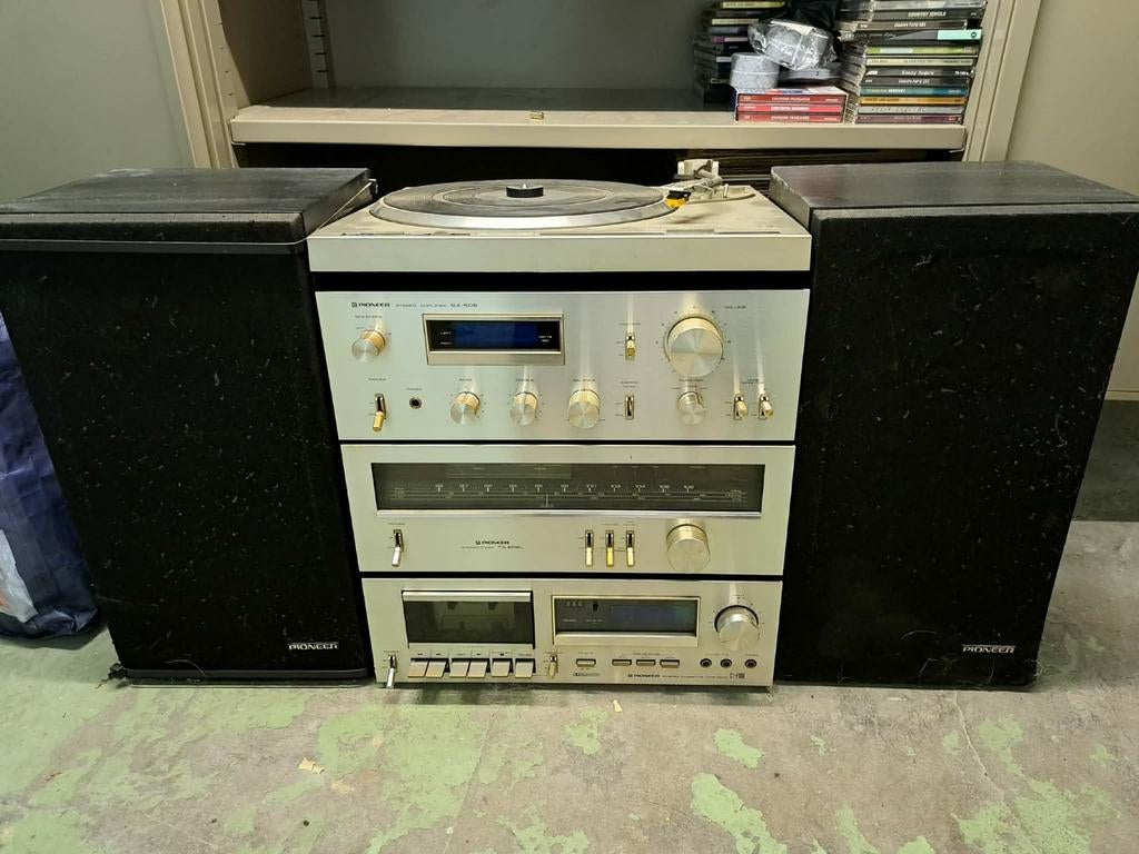 Chaîne hifi Pionner +/- année 70
et +/- 200 vinyles, Coffret, Enlèvement