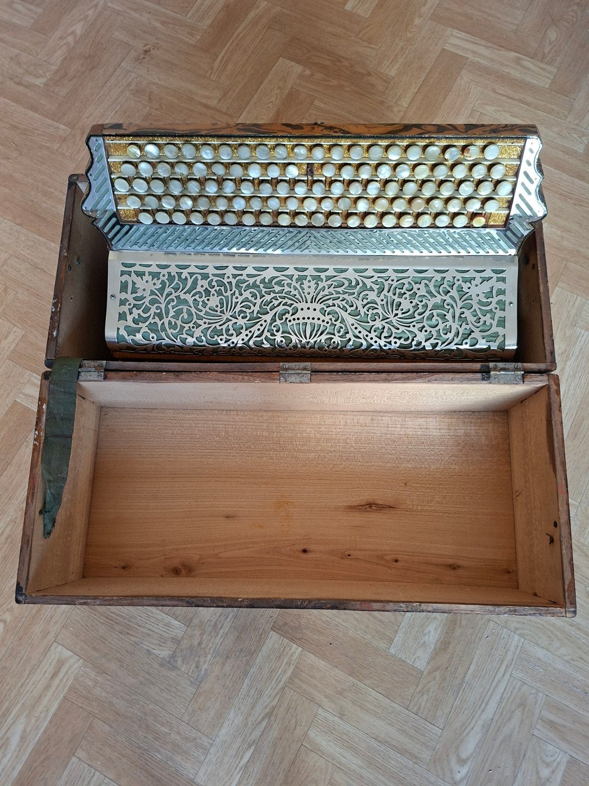 Accordéon Castelfidardo La Melodisia, Musique & Instruments, Accordéons, Enlèvement, Accordéon à boutons, Avec valise