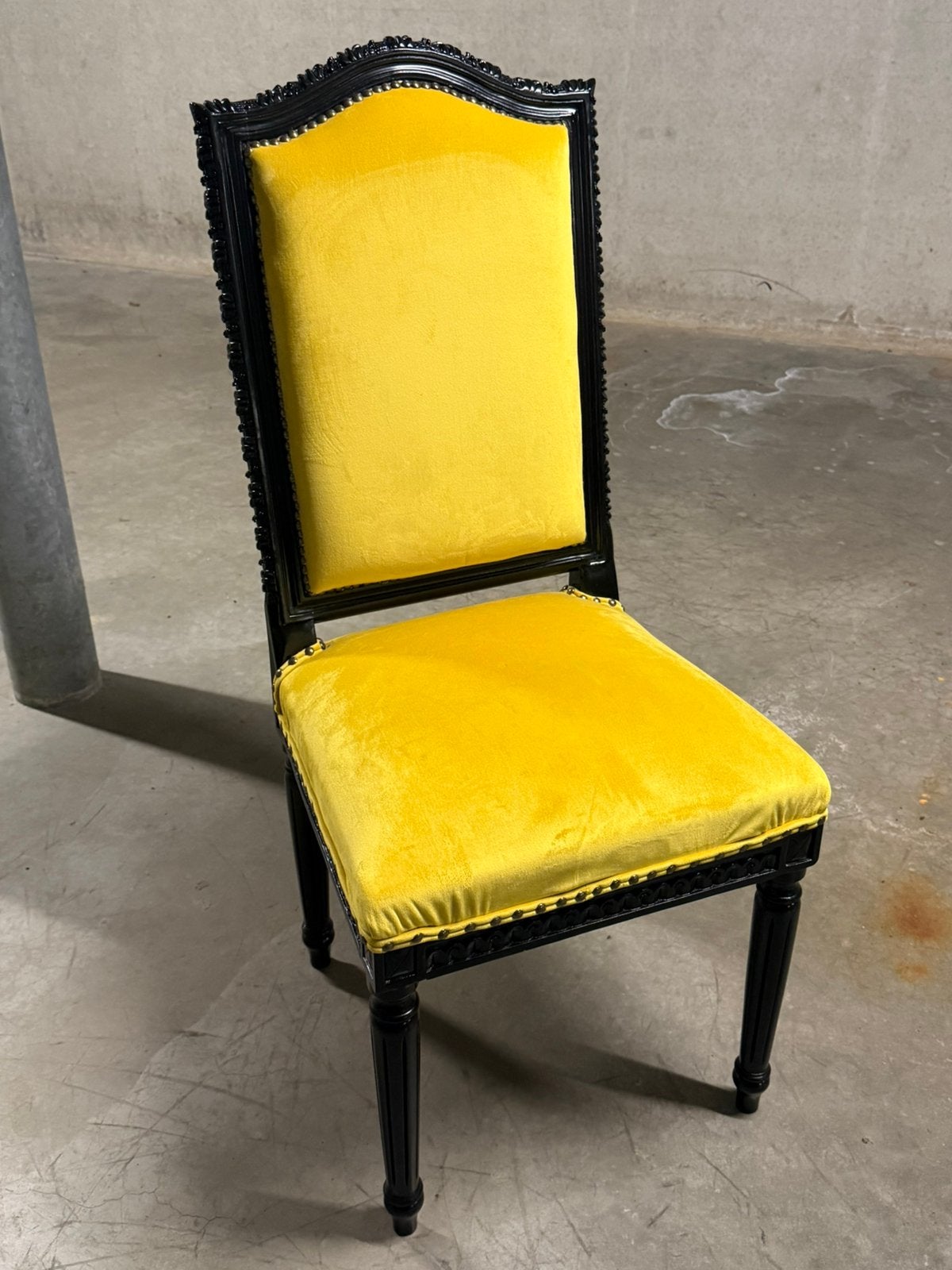 8 stoelen in hout en nano stof, Huis en Inrichting, Stoelen, Ophalen, Zo goed als nieuw, Hout