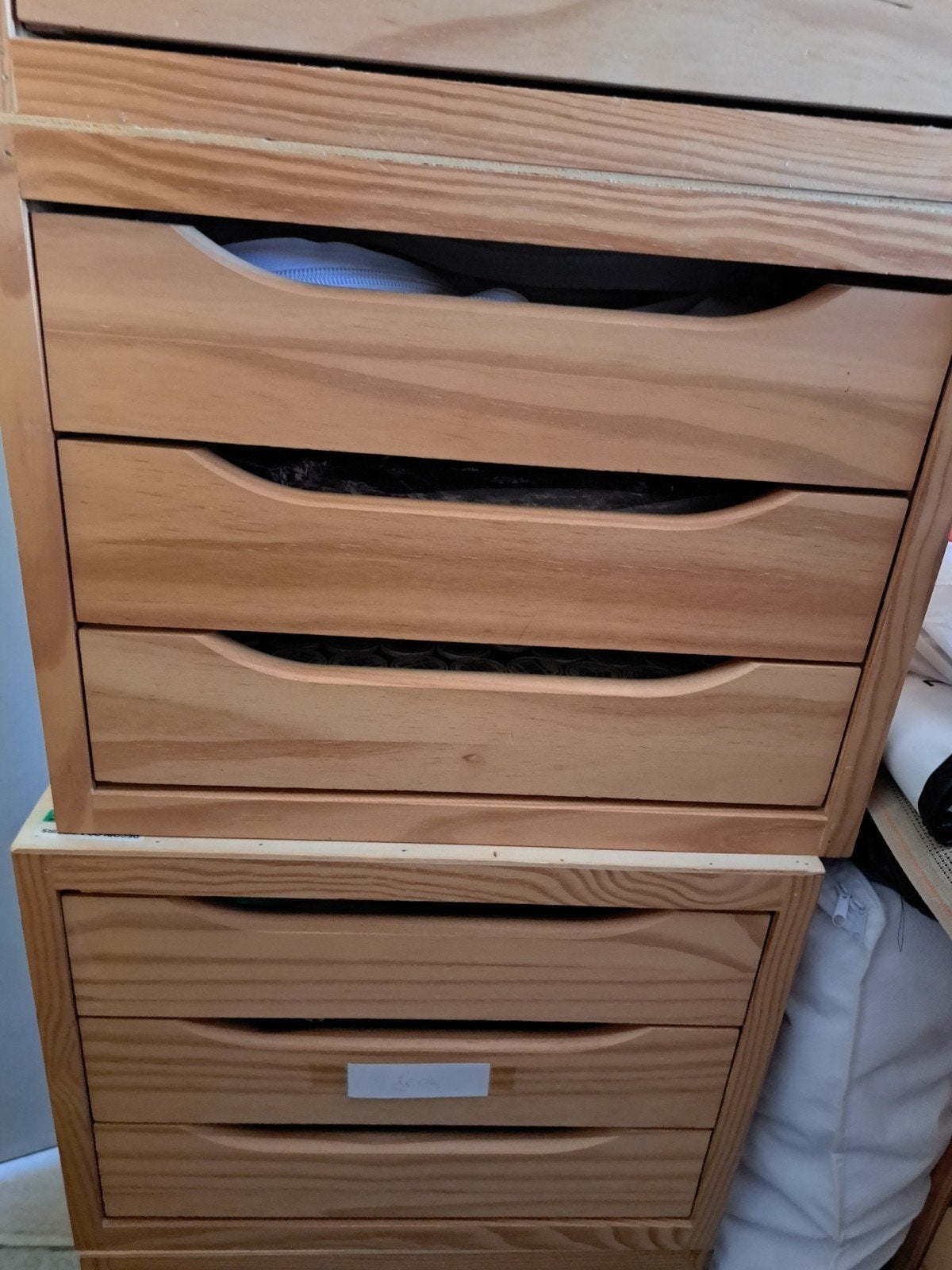 commode à 3 tiroirs. 5 armoires., Enlèvement