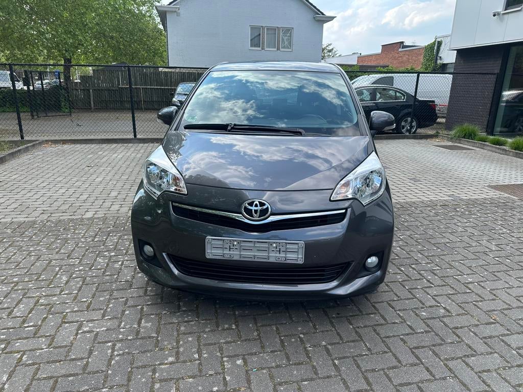 Toyota Verso-s 1.3 benzine automaat eerste eigenaar, Euro 5, Stof, 4 cilinders, Verso-S
