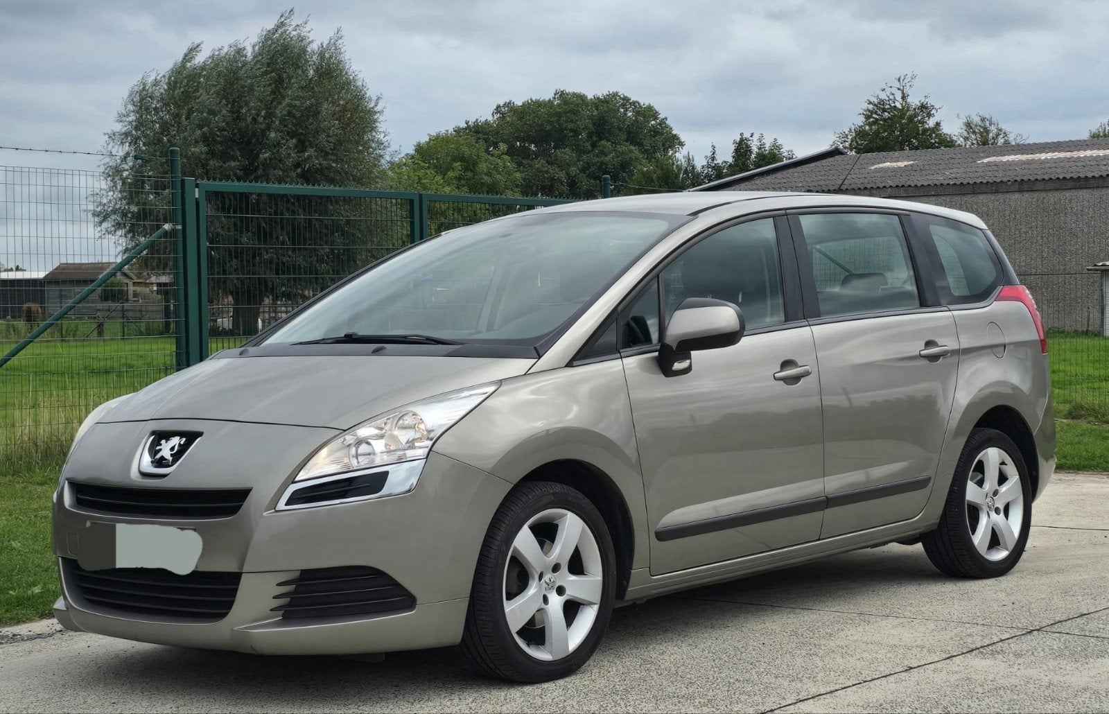 Peugeot 5008hdi 2012 airco 1.6 pack 210km très propre, Autos, Euro 5, Achat, Boîte manuelle, Noir