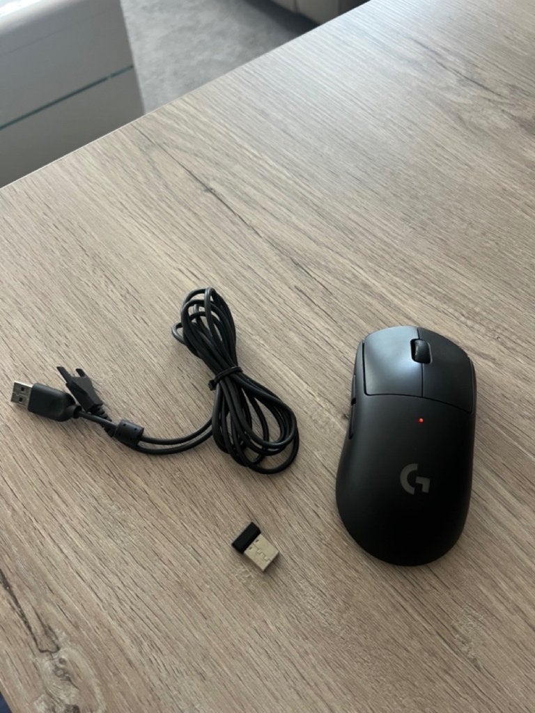 Logitech G Pro gamingmuis - Uitstekende staat Prijs: €39,99, Computers en Software, Muizen, Rechtshandig, Muis, Refurbished, Ophalen of Verzenden