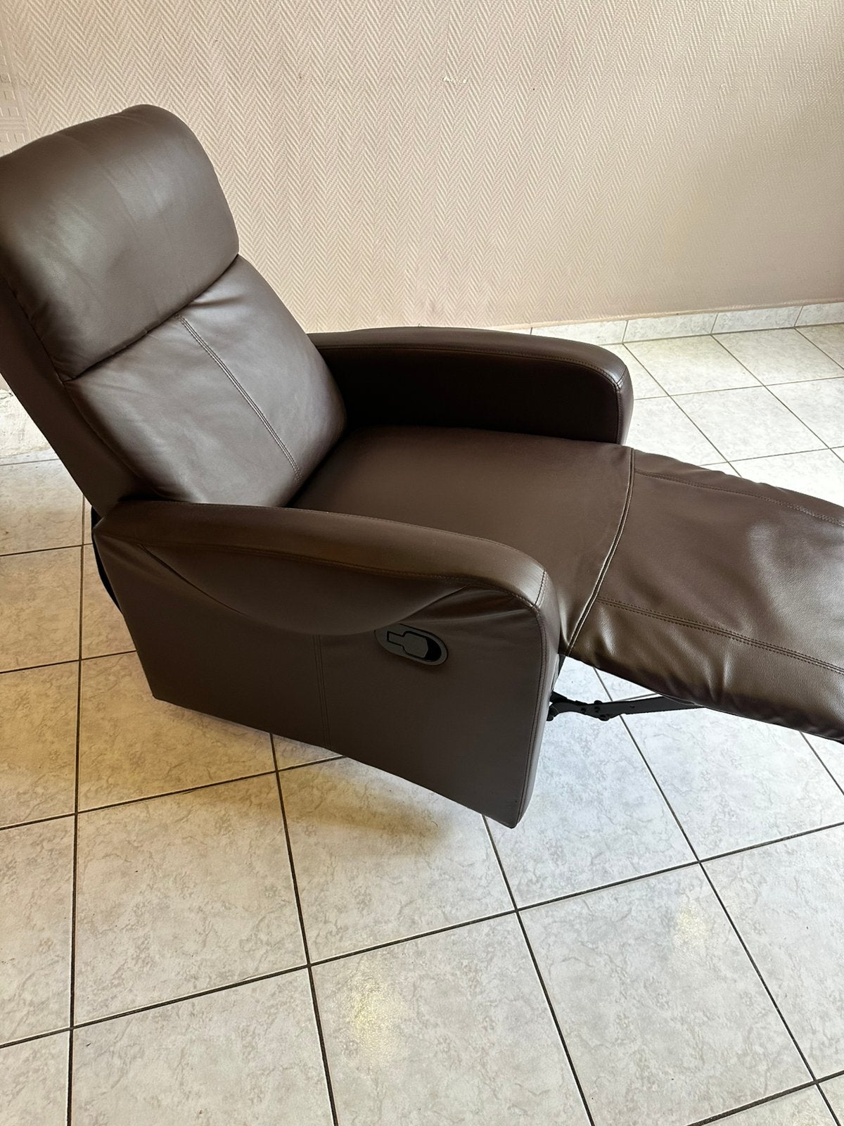 FAUTEUIL AVEC REPOSE-PIEDS, ÉTAT NEUF, 20EU, Enlèvement, Comme neuf