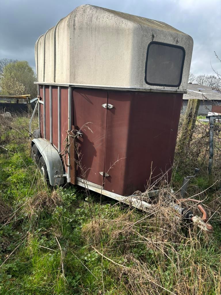 Paardentrailer voor opmaak, Ophalen, Gebruikt, Hout, 2-paards trailer