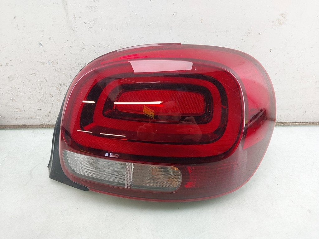 FEU ARRIÈRE DROIT Citroën C3 (SX / SW) (|9812257480|), Autos : Pièces & Accessoires, Citroën, Valeo, Utilisé, 100, rue de Courcelles
75017  Paris, FR