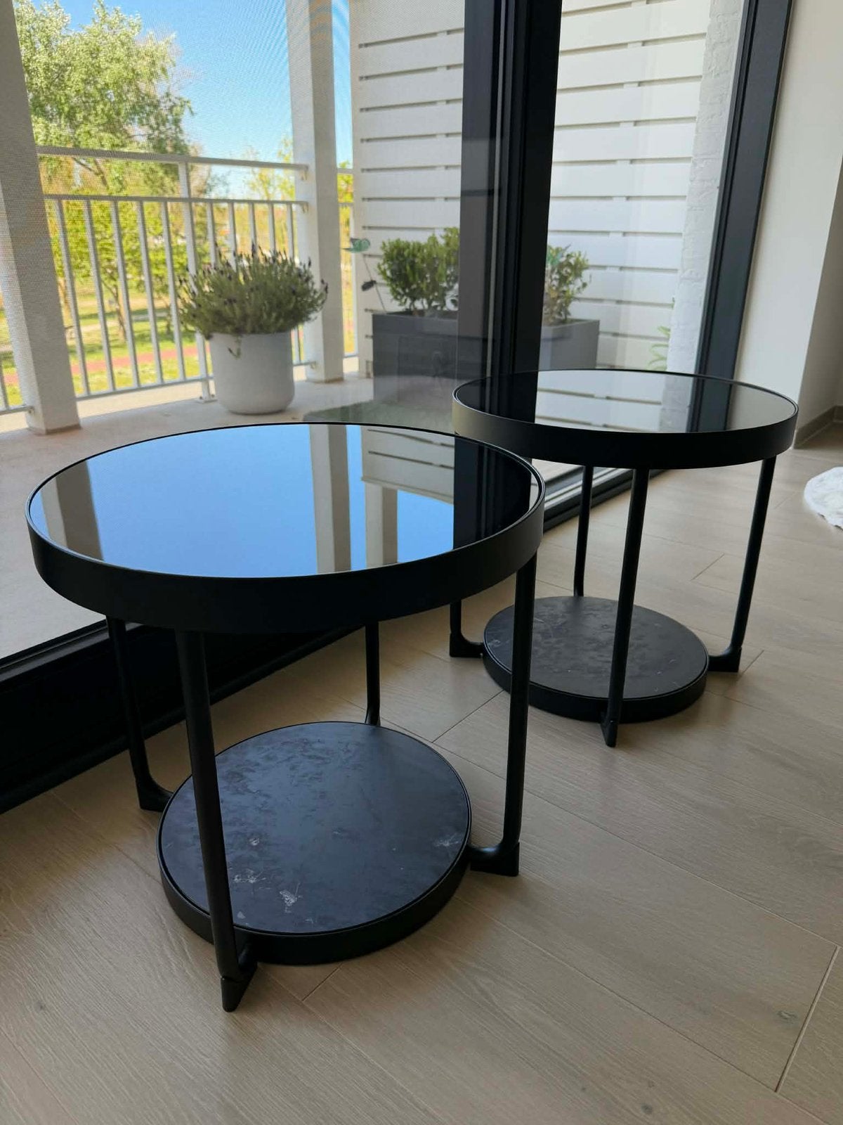 2 identieke salon bijzet tafels, Ophalen, Nieuw, Glas