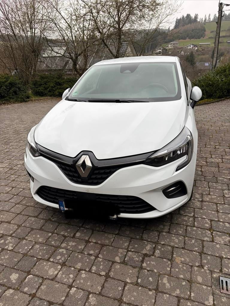 Renault Clio E-Tech Hybrid- enkele kilometers, Auto's, Renault, Automaat, Navigatiesysteem, 67 kW, Wit