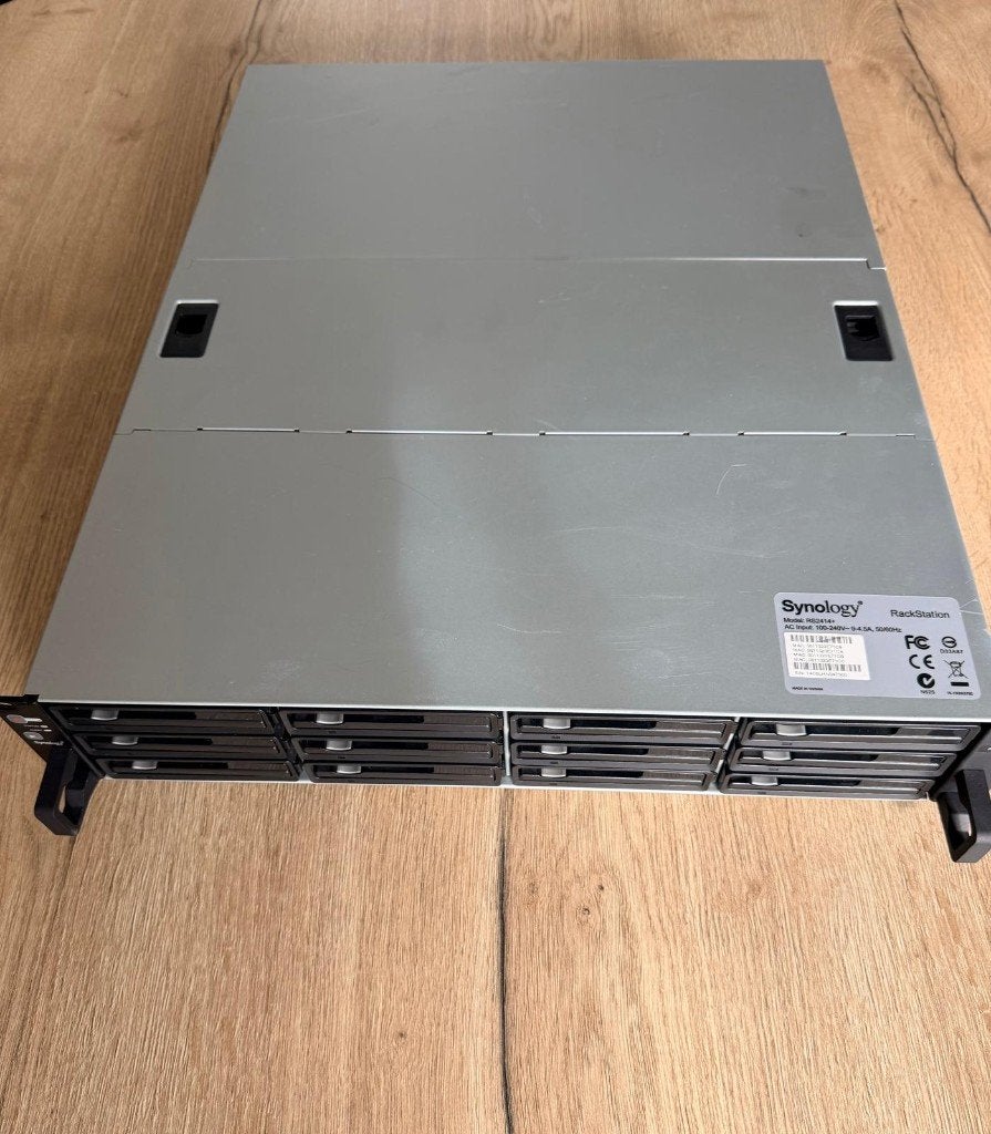 Synology RS2414+ 12-bay NAS – 4x 4TB WD Red + 2x SSD cache, Enlèvement, Utilisé