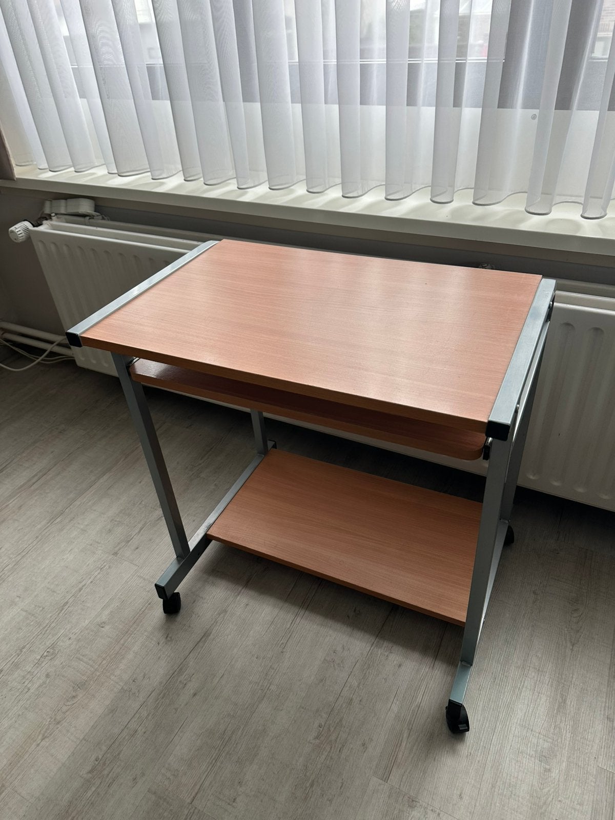 Table d'ordinateur pratique, Enlèvement, Utilisé