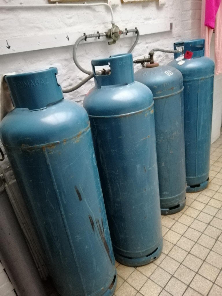 Bonbonnes gaz, Enlèvement