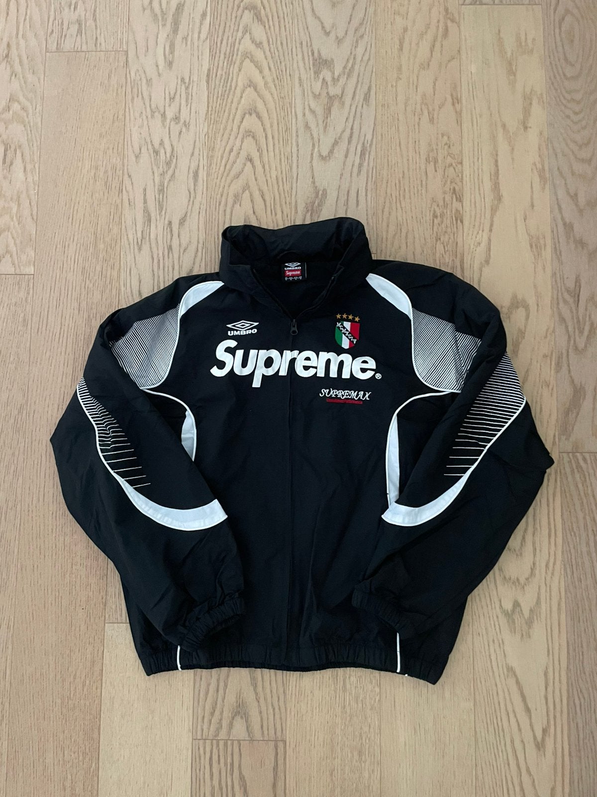Coupe-vent Supreme x Umbro, Enlèvement ou Envoi, Neuf, Taille 48/50 (M), Noir