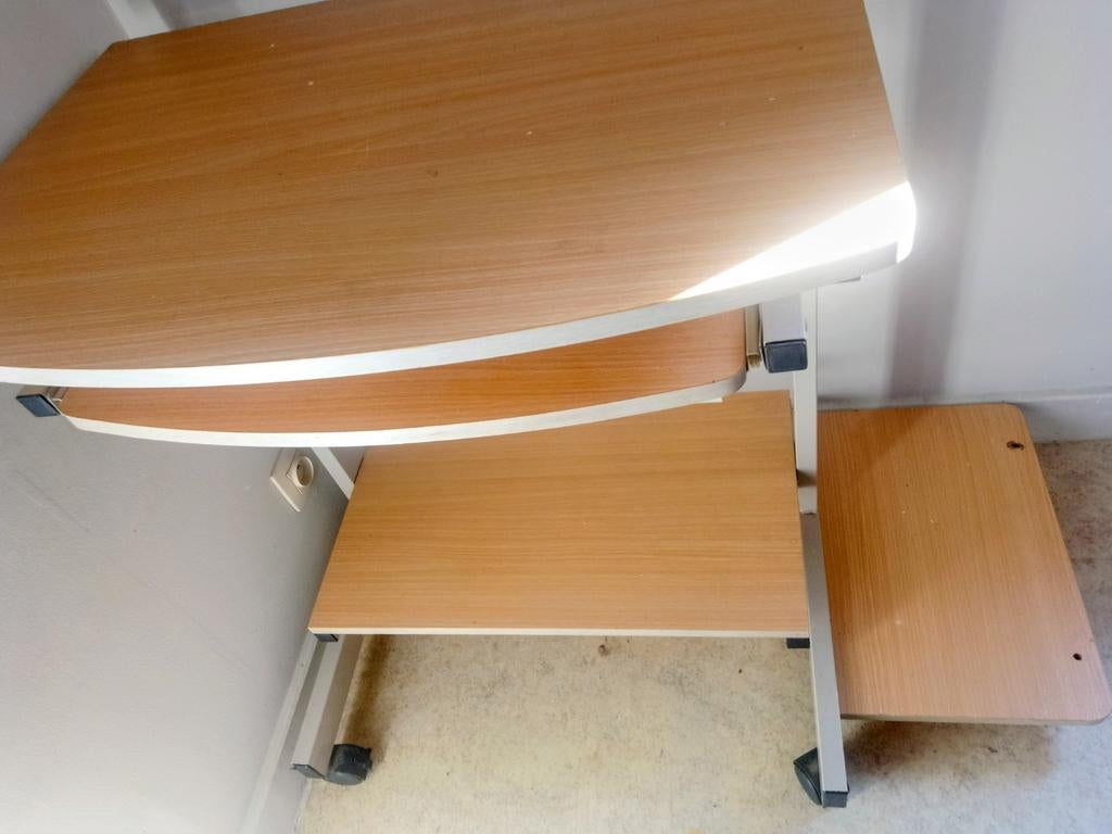Bureautafel, Ophalen