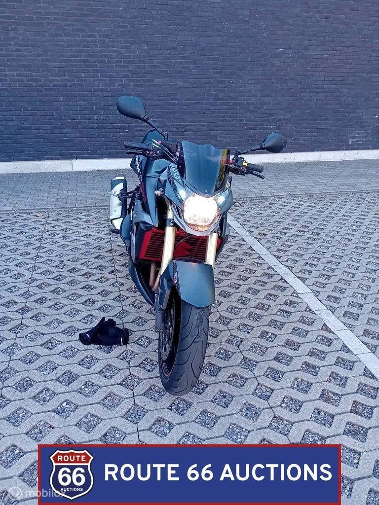 Suzuki GSR750 | 2014 | Route 66 Auctions, Motos, Motos | Suzuki, Entreprise, Autre