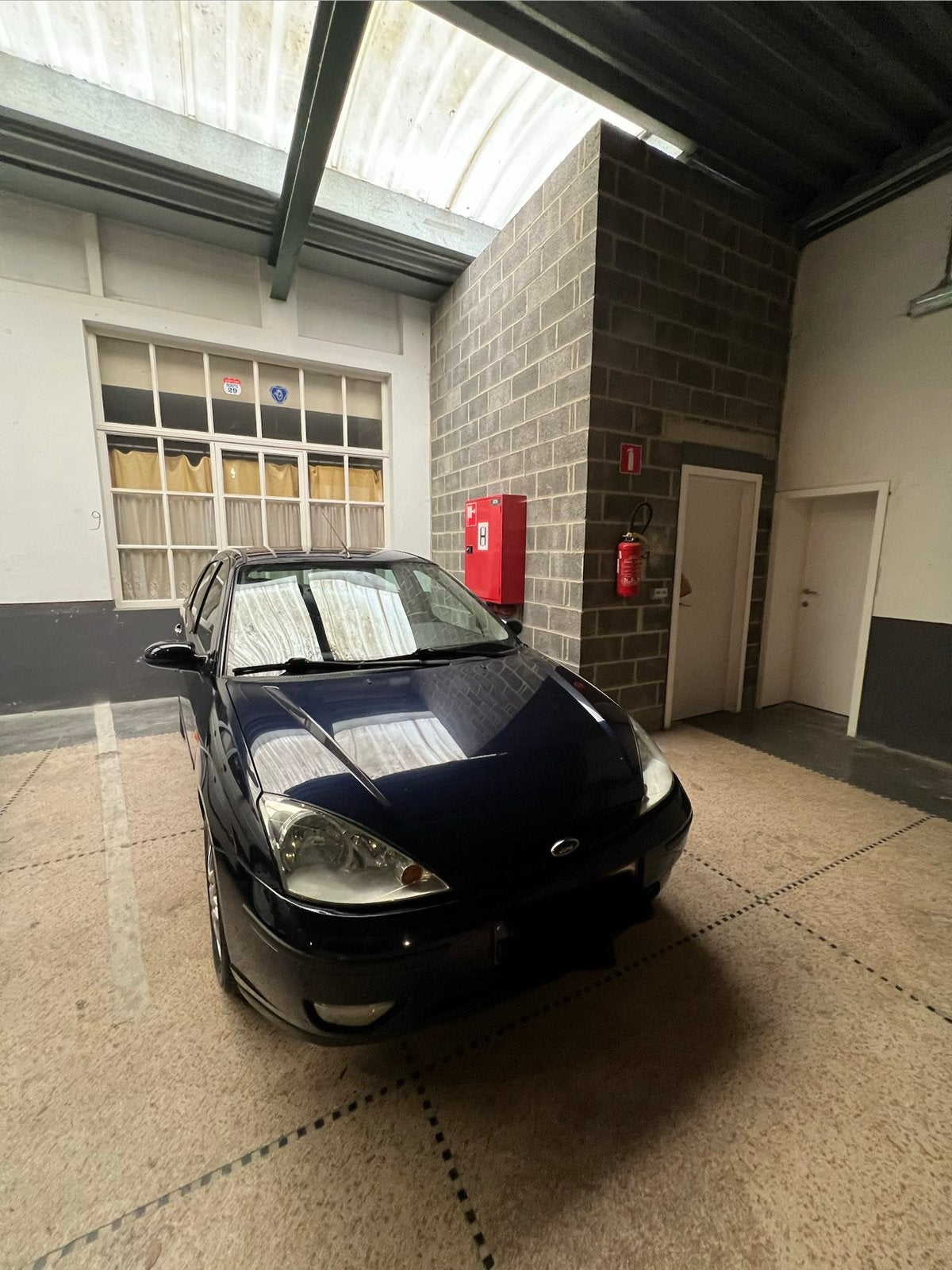 Ford focus 1.6 ghia essence (LEZ2030), Auto's, Focus, 4 deurs, Zwart, Bluetooth