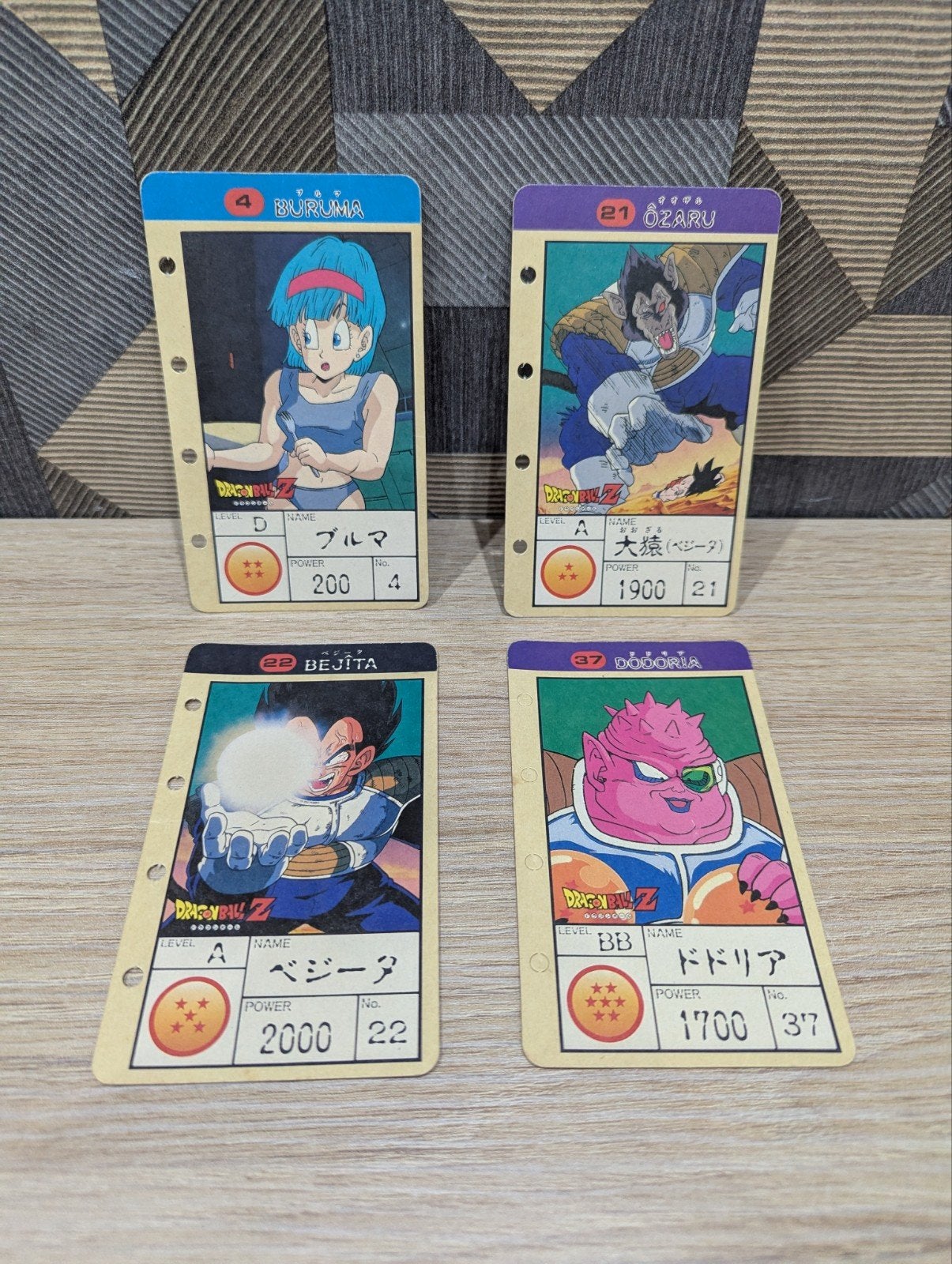 Cartes Dragon Ball Pacchin TV

Lot de 4 dont une unpunched, Enlèvement ou Envoi