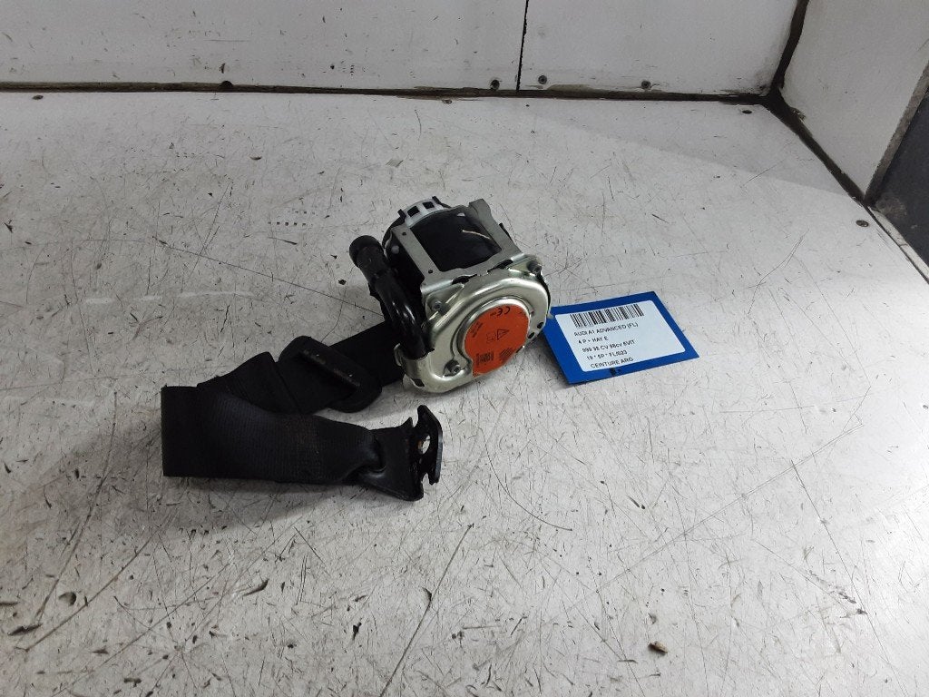 CEINTURE DE SECURITE ARRIERE GAUCHE A1 Sportback (GBA), Mevr. I. Hauben, Audi, Utilisé, Rue de l'Espoir 34 34
4030  GRIVEGNÉE, BE