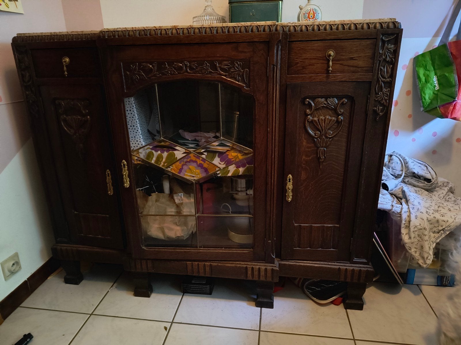 dressoir met marmer blad , glazen deurtje., Enlèvement