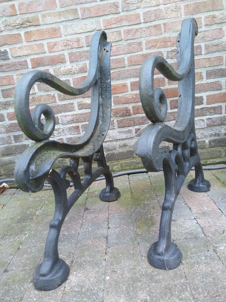 Antieke gietijzeren tuinbank zijkanten – originele bankpoten, Tuin en Terras, Tuinbanken, Ophalen, Gebruikt, Metaal