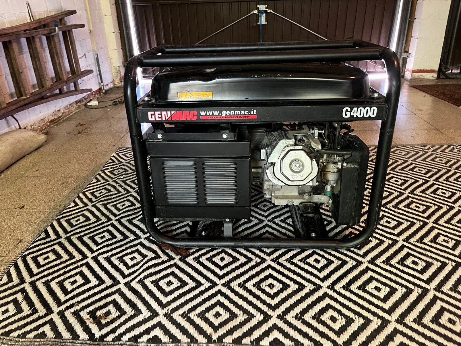 Genmac G4000 Benzine Aggregaat – 230V – Nette staat, Ophalen, Zo goed als nieuw, Benzine