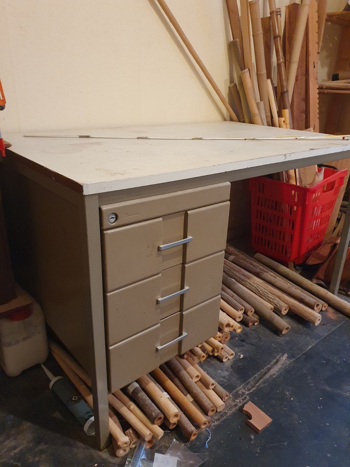 metalen werktafel met houten blad, Ophalen