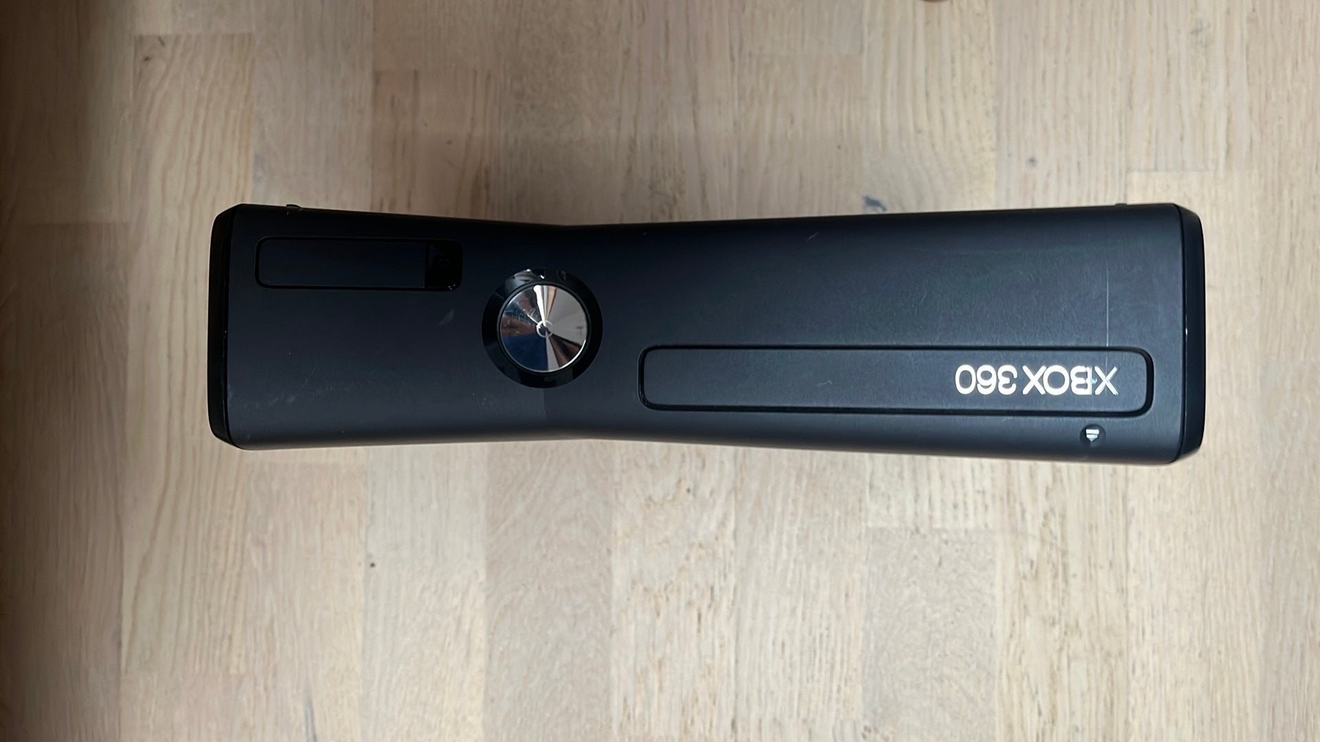 Xbox 360 Slim in goede staat, volledig getest en werkend., Games en Spelcomputers, Online, 2 spelers, Ophalen of Verzenden, Zo goed als nieuw