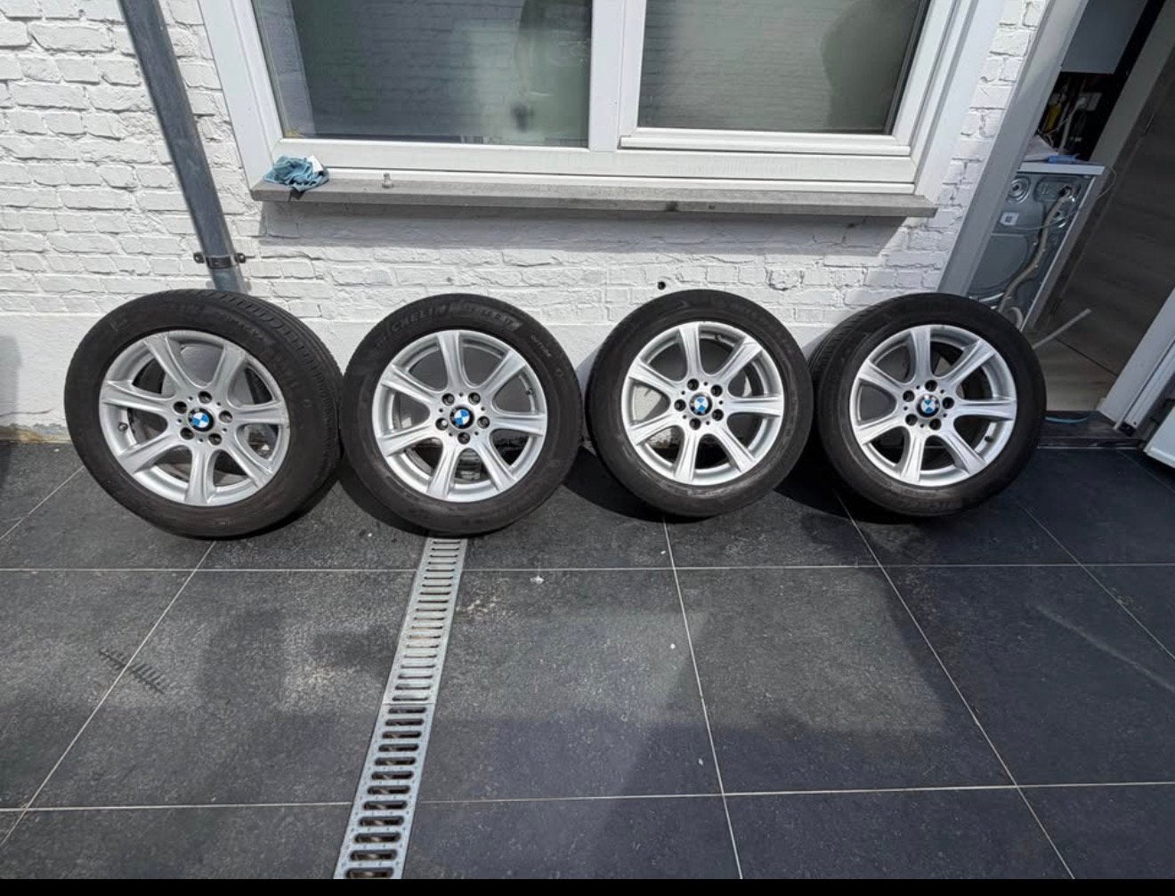 Velgen met goede banden en sensoren, Auto-onderdelen, Ophalen, Band(en)