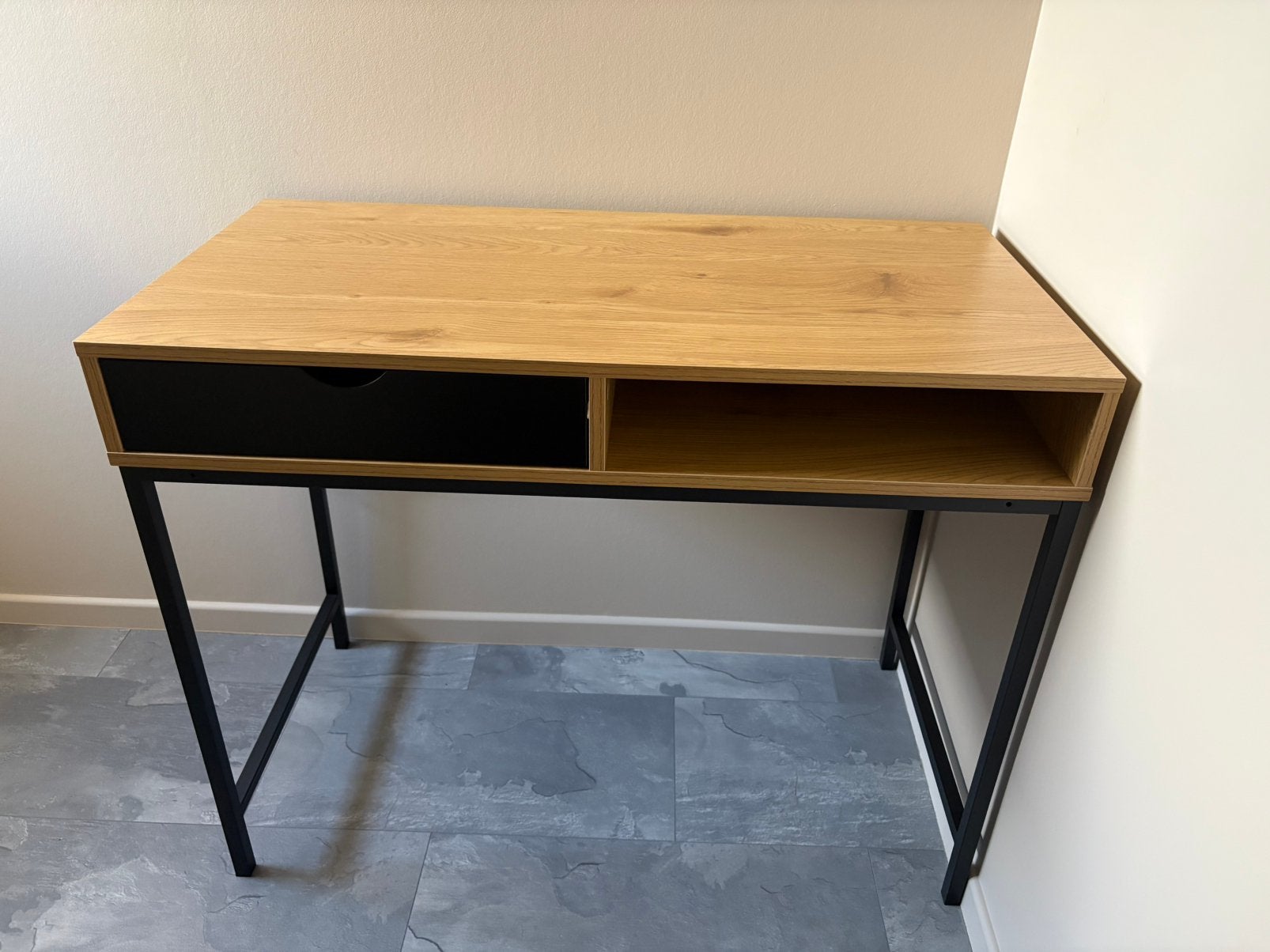 Kleine bureau, Ophalen, Zo goed als nieuw