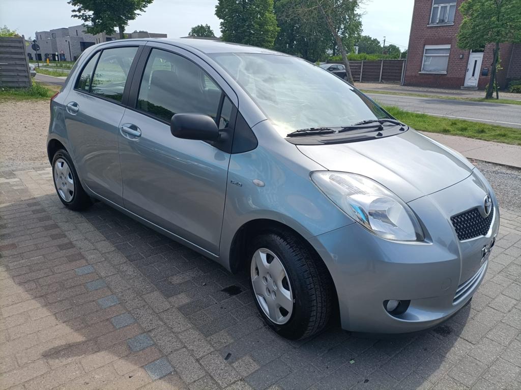 TOYOTA YARIS !!!! 115 000 Km, Auto's, Toyota, Voorwielaandrijving, Stof, Zwart, 4 cilinders