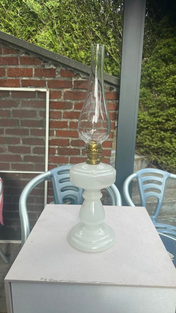 Antieke olielamp opaline, Ophalen of Verzenden, Zo goed als nieuw