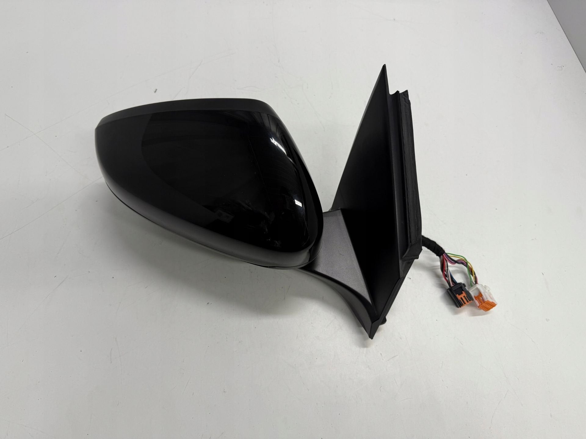 Pi ces d tach es pour Peugeot 3008 II et 5008 II (c t droit), Taurusavenue 1
2132 LS  Hoofddorp, NL, Contact.group@renault.com