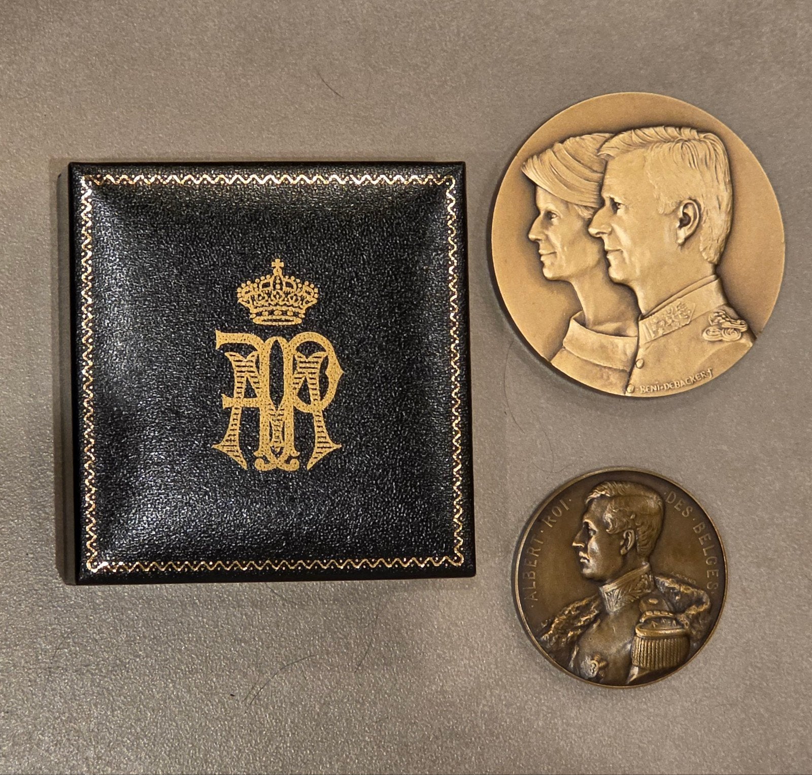 2 medailles Koning Albert I / Filip & Mathilde, Ophalen of Verzenden