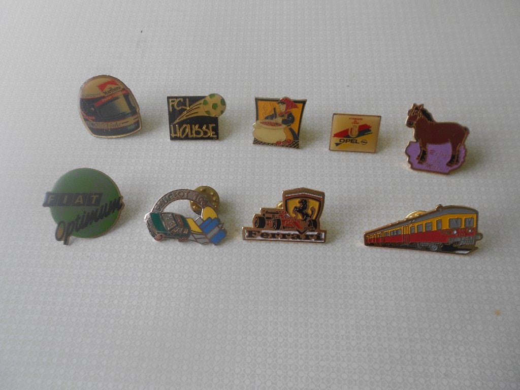 collection de 9 pins, Verzamelen, Speldjes, Pins en Buttons, Ophalen of Verzenden, Zo goed als nieuw