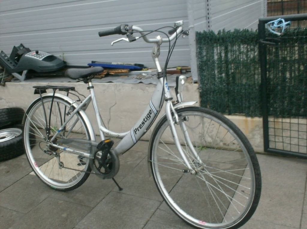 nog nieuw meisjesfiets / damesfiets 28 inch perfect staat, Ophalen, Zo goed als nieuw