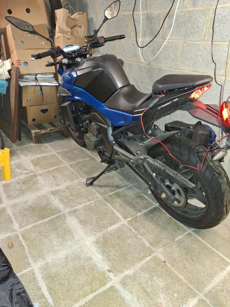 Moto  CF650, Échappement sport, Permis Moto A, Plus de 35 kW, 2 cylindres