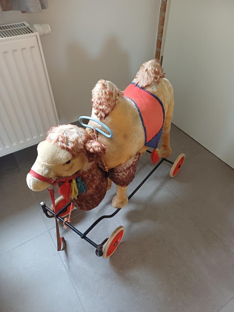 Camel Steiff ancien sur roues, années 1950-1960, Enfants & Bébés, Jouets | Jouets a bascule, Enlèvement