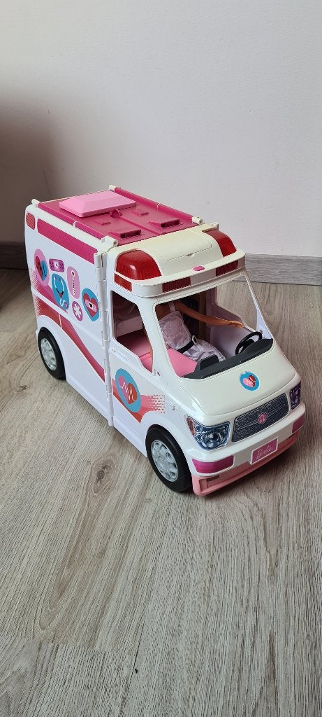 Barbie Care Clinic – 2-in-1 Ambulance & Ziekenhuis, Ophalen, Gebruikt, Barbie