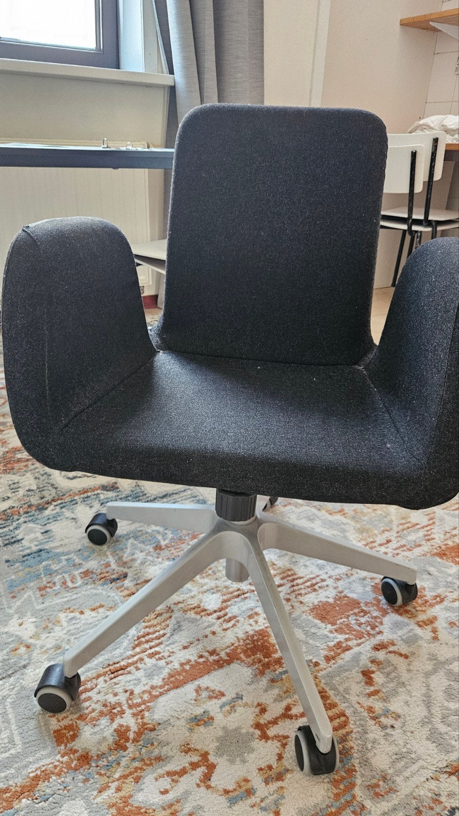 Bureaustoelen, Enlèvement